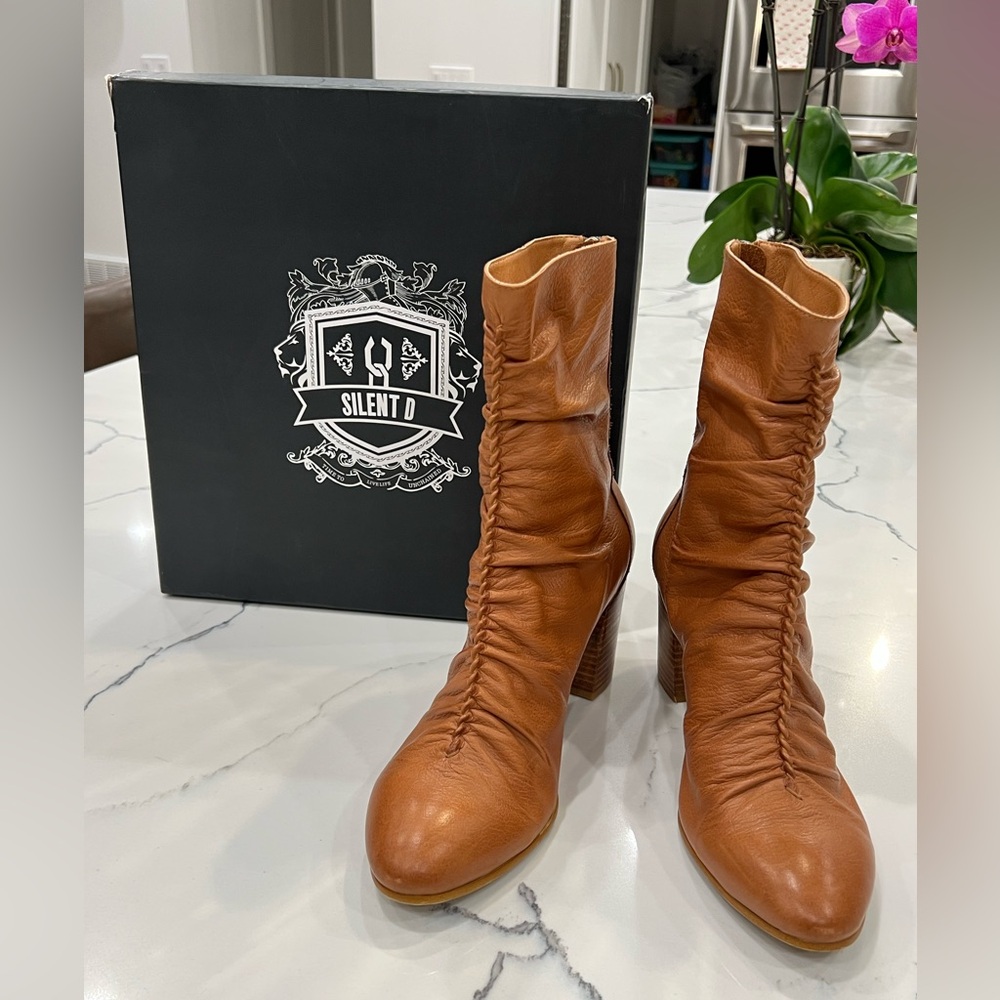 Silent D Unik Women’s Leather Boot: Dark Tan Leather LIKE-NEW Condition Size 41